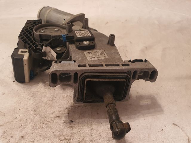 bontott MERCEDES-BENZ E-CLASS Csomagtérajtó Motor Elektronika