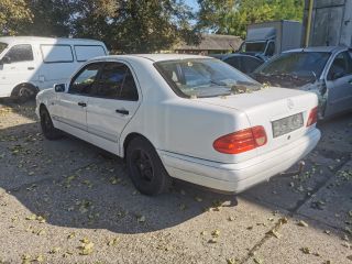 bontott MERCEDES-BENZ E-CLASS Csomagtérajtó (Részeivel)