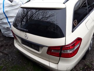 bontott MERCEDES-BENZ E-CLASS Csomagtérajtó (Részeivel)