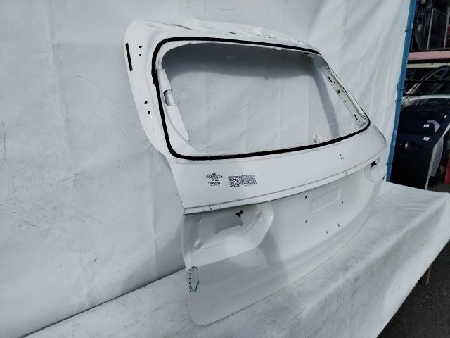 bontott MERCEDES-BENZ E-CLASS Csomagtérajtó (Üres lemez)