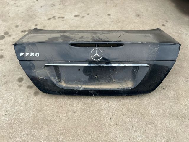bontott MERCEDES-BENZ E-CLASS Csomagtérajtó (Üres lemez)