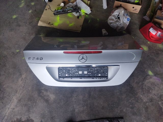 bontott MERCEDES-BENZ E-CLASS Csomagtérajtó (Üres lemez)