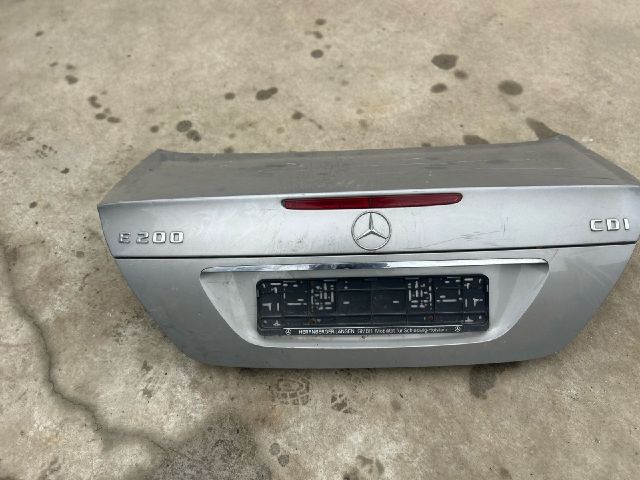 bontott MERCEDES-BENZ E-CLASS Csomagtérajtó (Üres lemez)