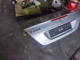 bontott MERCEDES-BENZ E-CLASS Csomagtérajtó (Üres lemez)