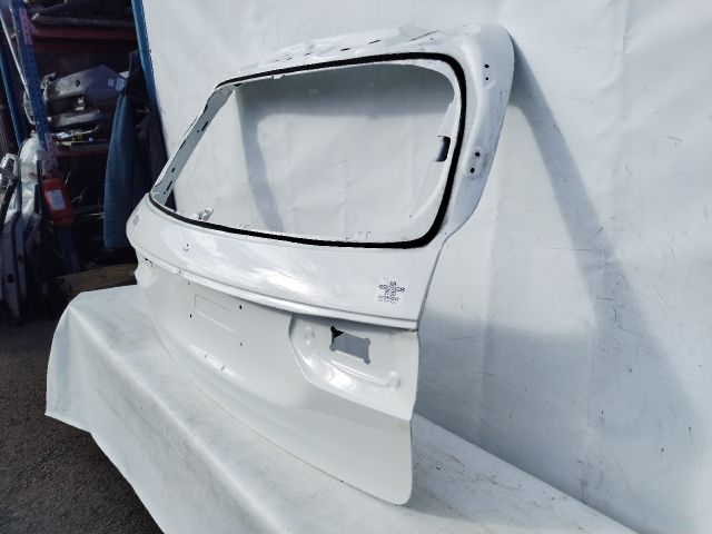 bontott MERCEDES-BENZ E-CLASS Csomagtérajtó (Üres lemez)