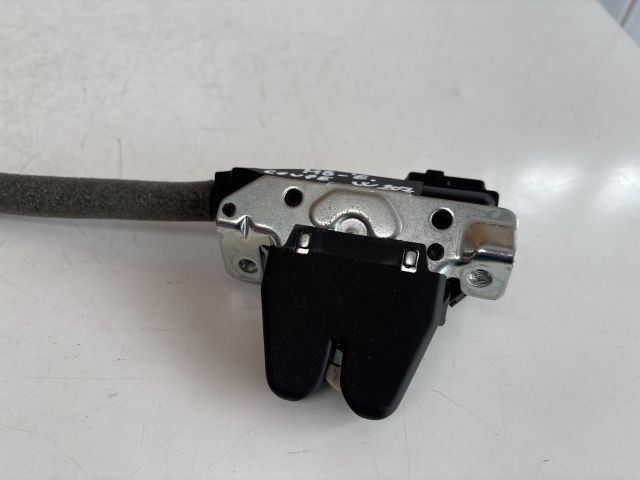 bontott MERCEDES-BENZ E-CLASS Csomagtérajtó Zárszerkezet