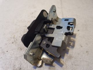 bontott MERCEDES-BENZ E-CLASS Csomagtérajtó Zárszerkezet