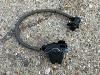 bontott MERCEDES-BENZ E-CLASS Csomagtérajtó Zárszerkezet