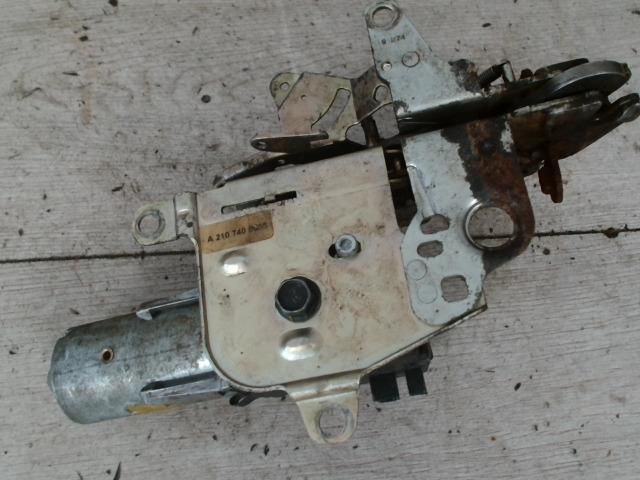 bontott MERCEDES-BENZ E-CLASS Csomagtérajtó Zárszerkezet