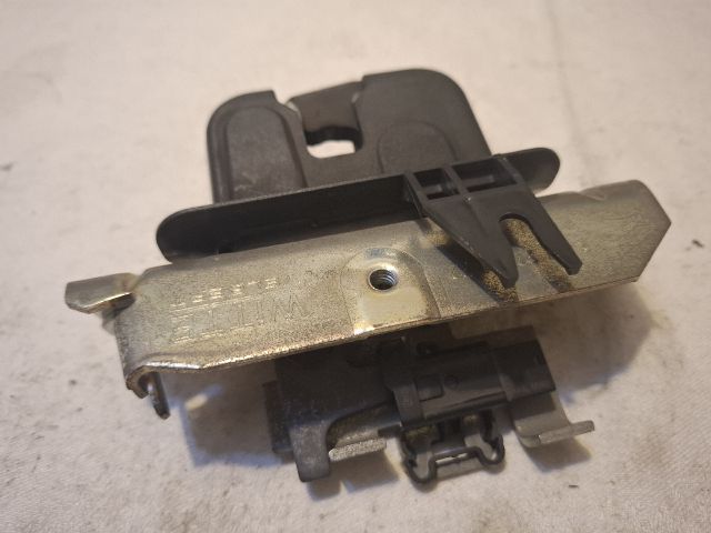 bontott MERCEDES-BENZ E-CLASS Csomagtérajtó Zárszerkezet