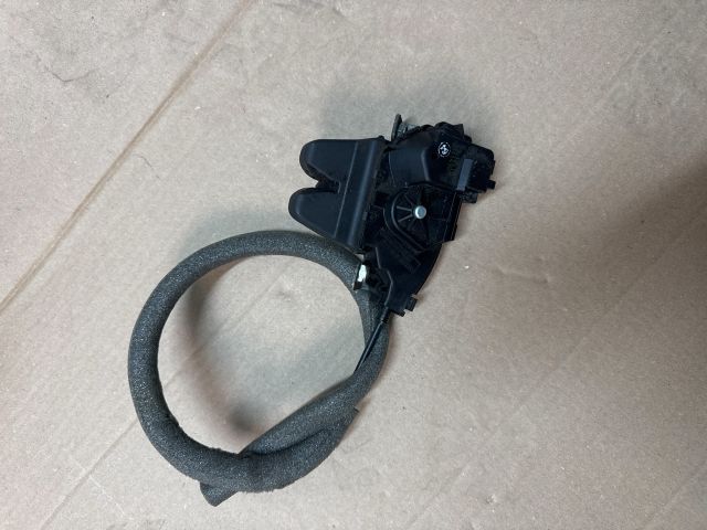 bontott MERCEDES-BENZ E-CLASS Csomagtérajtó Zárszerkezet