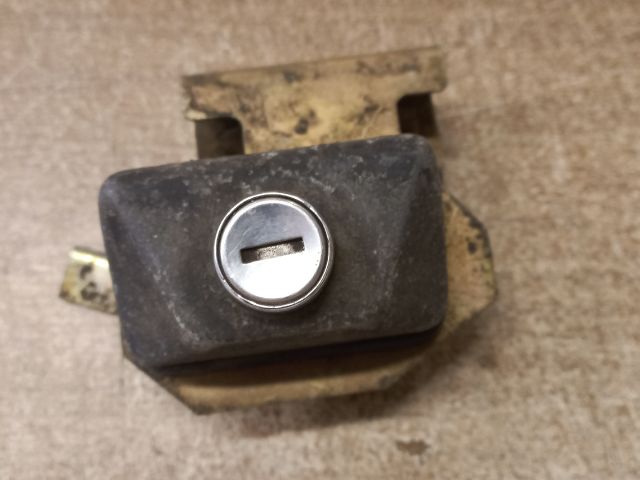 bontott MERCEDES-BENZ E-CLASS Csomagtérajtó Zárszerkezet