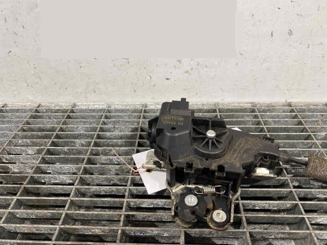 bontott MERCEDES-BENZ E-CLASS Csomagtérajtó Zárszerkezet