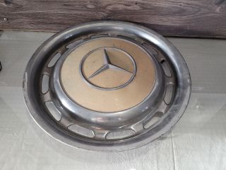 bontott MERCEDES-BENZ E-CLASS Dísztárcsa (1 db)