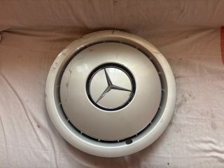 bontott MERCEDES-BENZ E-CLASS Dísztárcsa (1 db)