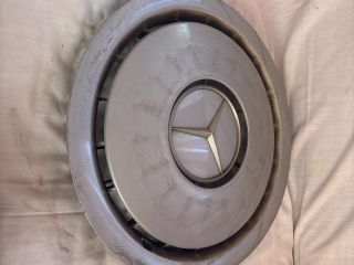 bontott MERCEDES-BENZ E-CLASS Dísztárcsa (1 db)