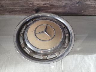 bontott MERCEDES-BENZ E-CLASS Dísztárcsa (1 db)