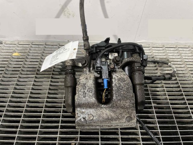 bontott MERCEDES-BENZ E-CLASS Jobb hátsó Féknyereg Munkahengerrel