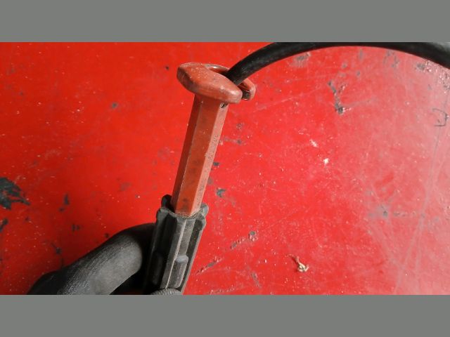 bontott MERCEDES-BENZ E-CLASS Gyújtáselosztó és Gyertya Kábel