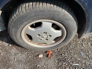 bontott MERCEDES-BENZ E-CLASS Jobb hátsó Csonkállvány