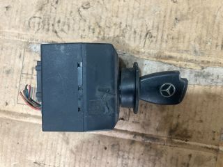 bontott MERCEDES-BENZ E-CLASS Gyújtáskapcsoló Házzal