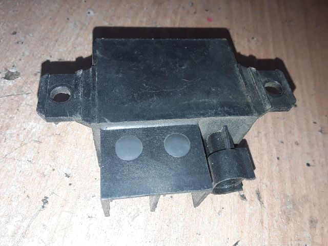 bontott MERCEDES-BENZ E-CLASS Akkumulátor Relé