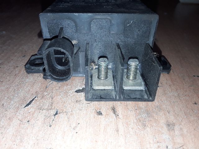 bontott MERCEDES-BENZ E-CLASS Akkumulátor Relé