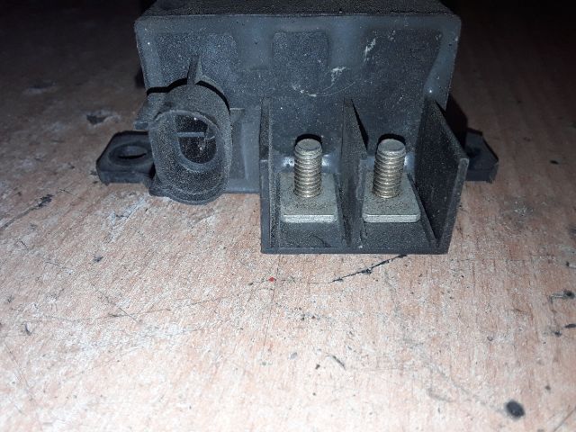 bontott MERCEDES-BENZ E-CLASS Akkumulátor Relé