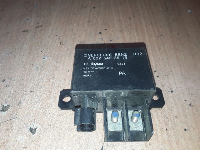 bontott MERCEDES-BENZ E-CLASS Akkumulátor Relé