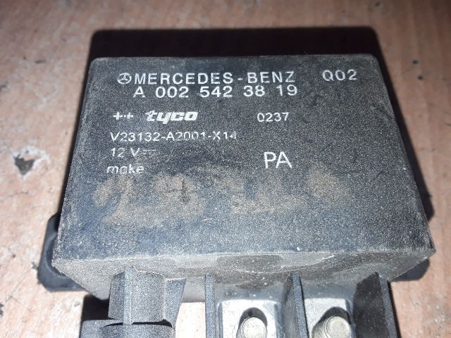 bontott MERCEDES-BENZ E-CLASS Akkumulátor Relé