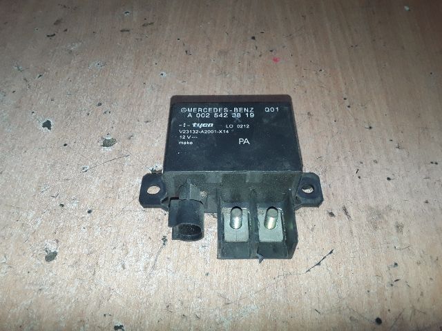 bontott MERCEDES-BENZ E-CLASS Akkumulátor Relé