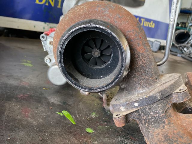 bontott MERCEDES-BENZ E-CLASS Turbó