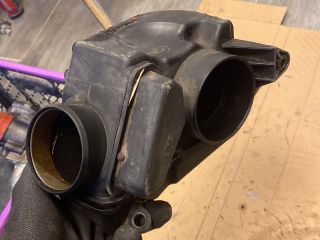 bontott MERCEDES-BENZ E-CLASS Légszűrő Ház