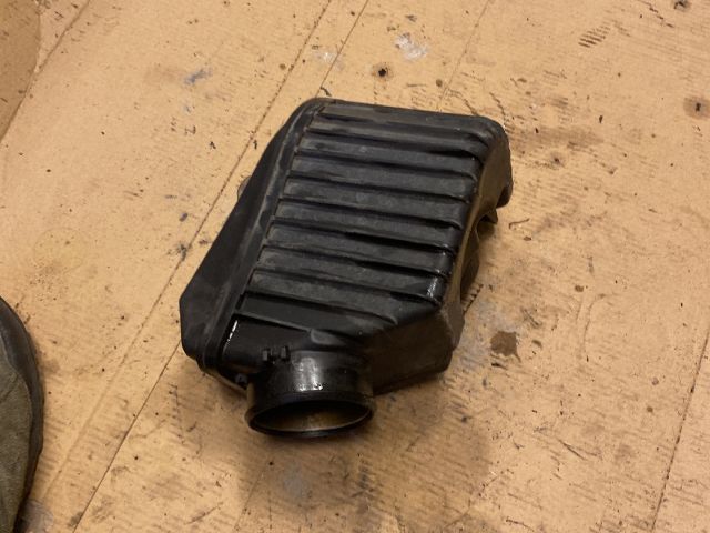 bontott MERCEDES-BENZ E-CLASS Légszűrő Ház