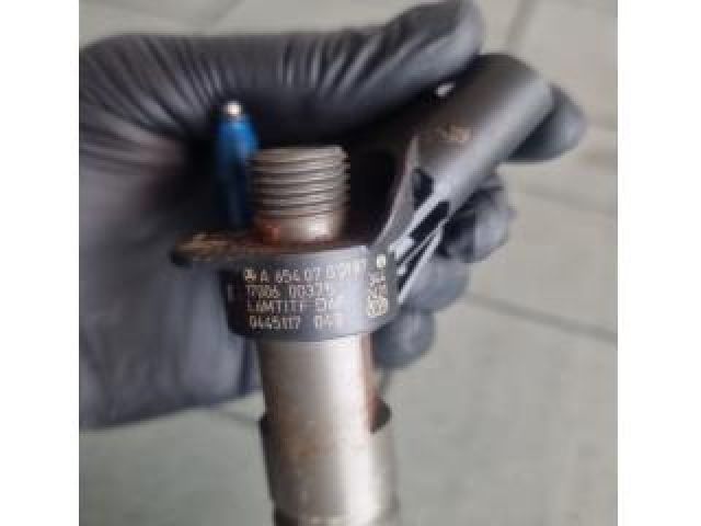 bontott MERCEDES-BENZ E-CLASS Porlasztó (1 db)