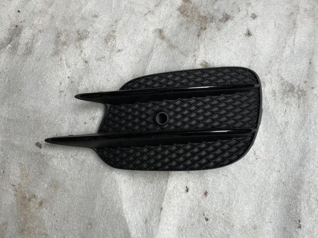 bontott MERCEDES-BENZ E-CLASS Jobb Ködlámpa Rács