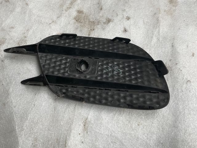 bontott MERCEDES-BENZ E-CLASS Jobb Ködlámpa Rács