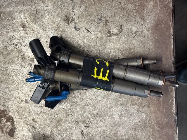 bontott MERCEDES-BENZ E-CLASS Porlasztó (1 db)