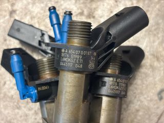 bontott MERCEDES-BENZ E-CLASS Porlasztó (1 db)