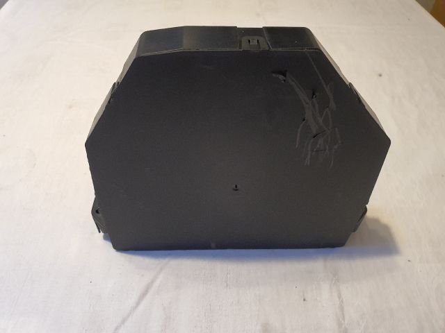 bontott MERCEDES-BENZ E-CLASS Biztosítéktábla Motortér