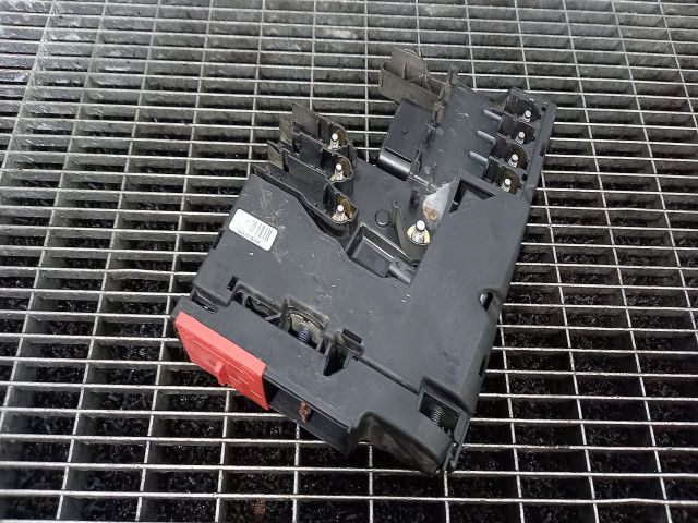 bontott MERCEDES-BENZ E-CLASS Biztosítéktábla Motortér