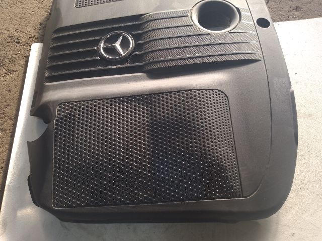 bontott MERCEDES-BENZ E-CLASS Felső Motorburkolat