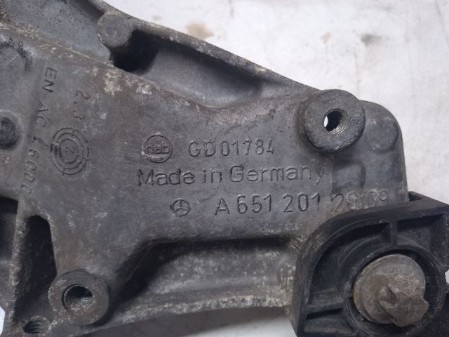 bontott MERCEDES-BENZ E-CLASS Generátor Tartó Bak