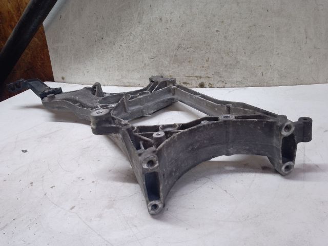 bontott MERCEDES-BENZ E-CLASS Generátor Tartó Bak