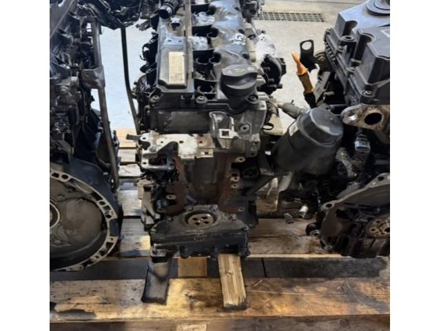 bontott MERCEDES-BENZ E-CLASS Motor (Fűzött blokk hengerfejjel)