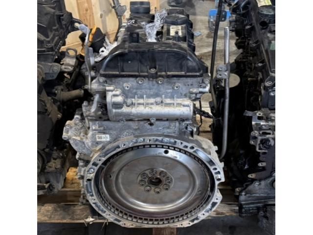 bontott MERCEDES-BENZ E-CLASS Motor (Fűzött blokk hengerfejjel)