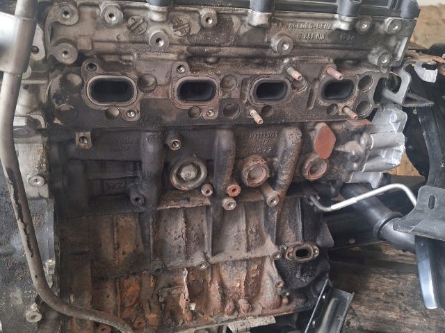 bontott MERCEDES-BENZ E-CLASS Motor (Fűzött blokk hengerfejjel)