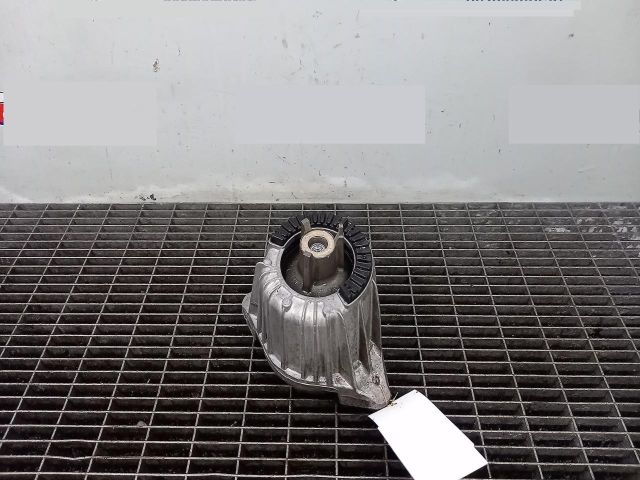 bontott MERCEDES-BENZ E-CLASS Motor Tartó Bak (Pozíciófüggetlen)