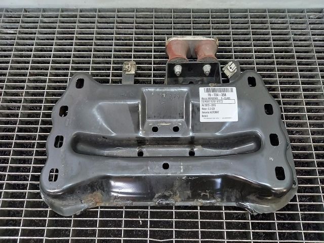 bontott MERCEDES-BENZ E-CLASS Váltó Tartó Bak (Pozíciófüggetlen)