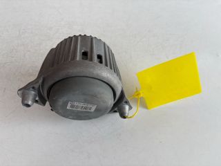 bontott MERCEDES-BENZ E-CLASS Motor Tartó Bak Bal